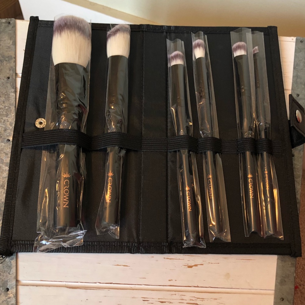 Crown Beauty Brush 6 piece set